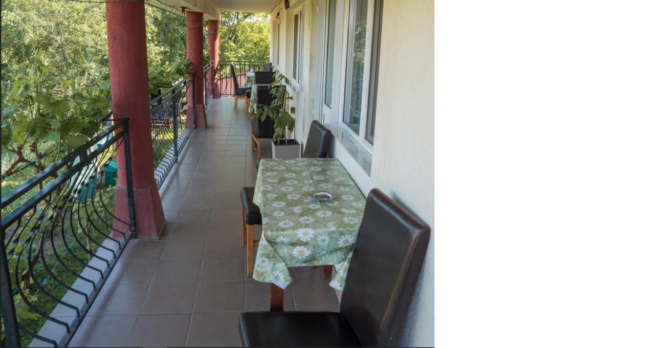 Denisa & Rares Hotel Tasnád Kültér fotó