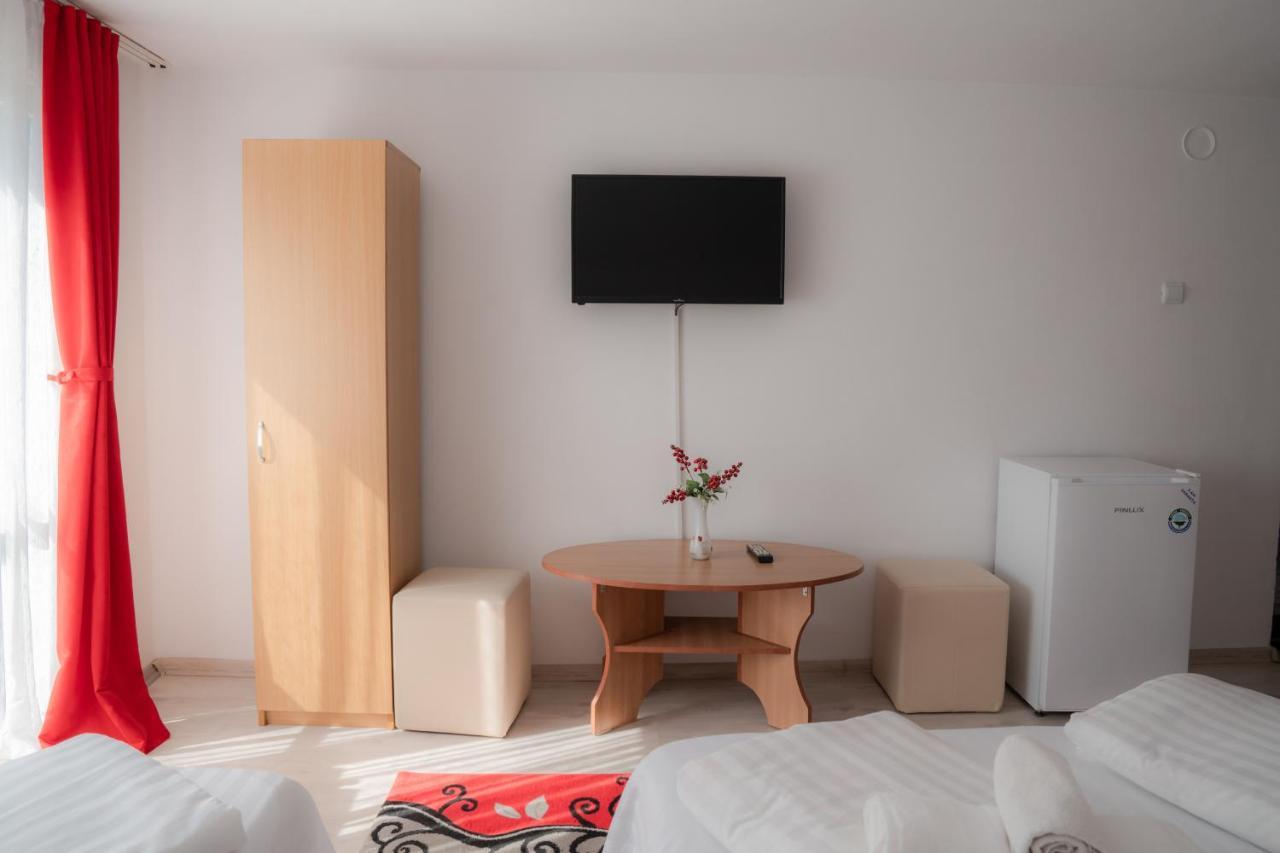Denisa & Rares Hotel Tasnád Kültér fotó