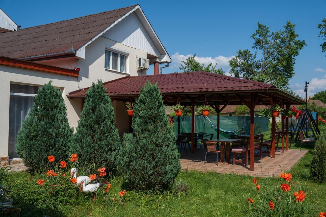 Denisa & Rares Hotel Tasnád Kültér fotó